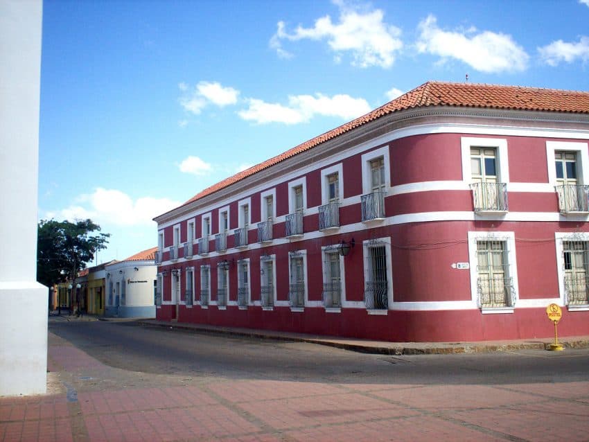 Casa de las Cien Ventanas
